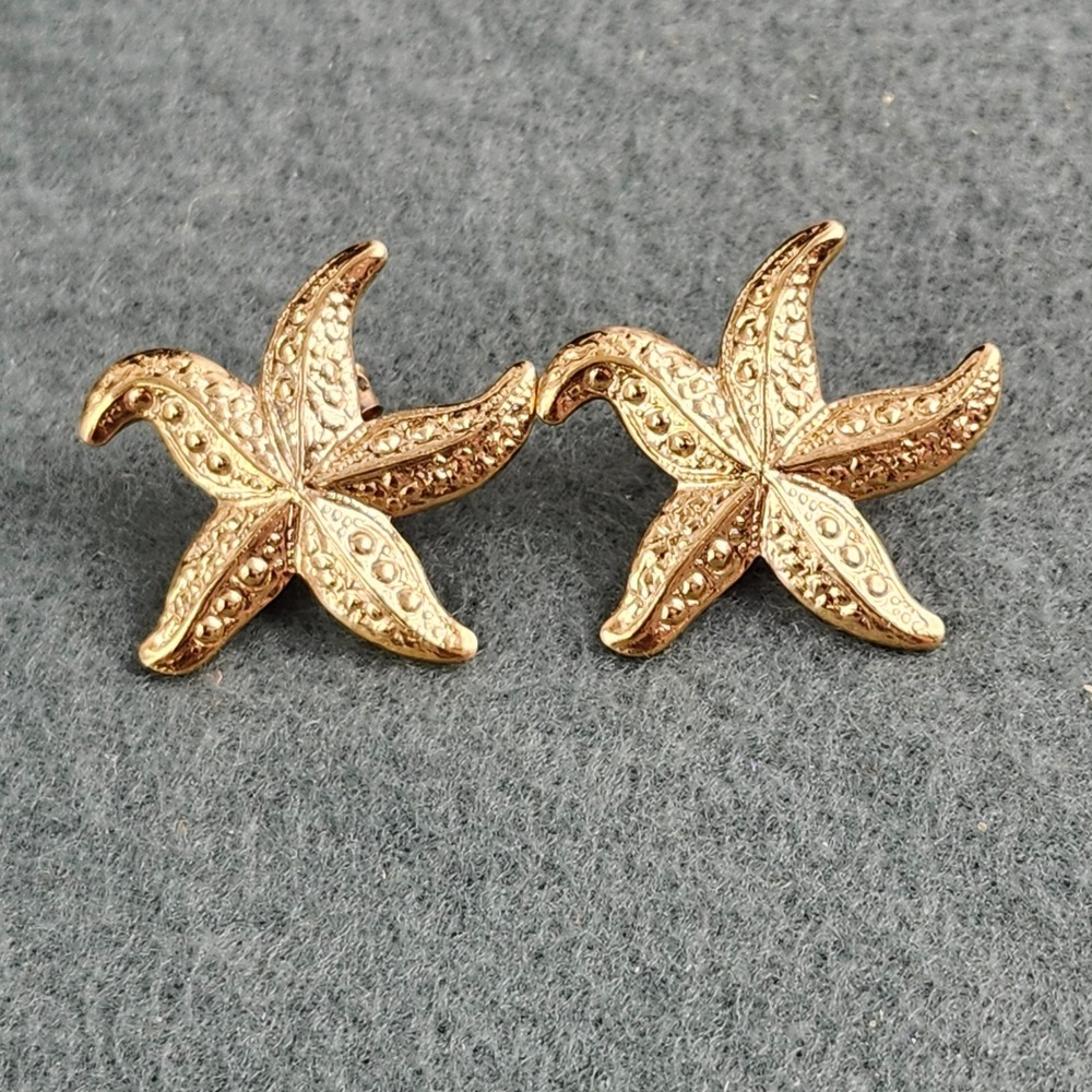 Vintage Avon Gold Starfish Earrings 1 Inch - Pin Back